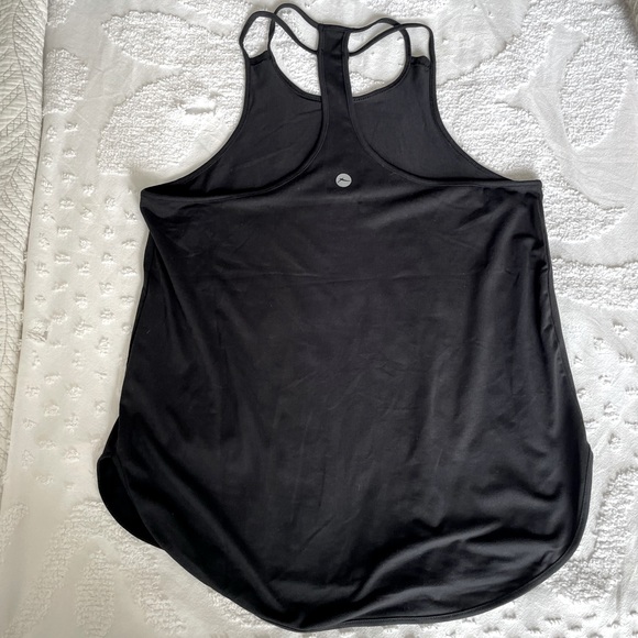 NWOT Workout Top - Picture 2 of 4